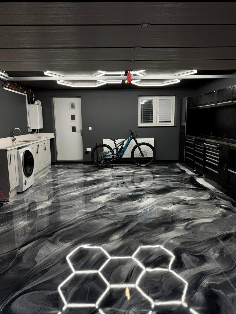 Silver metallic resin garage floor